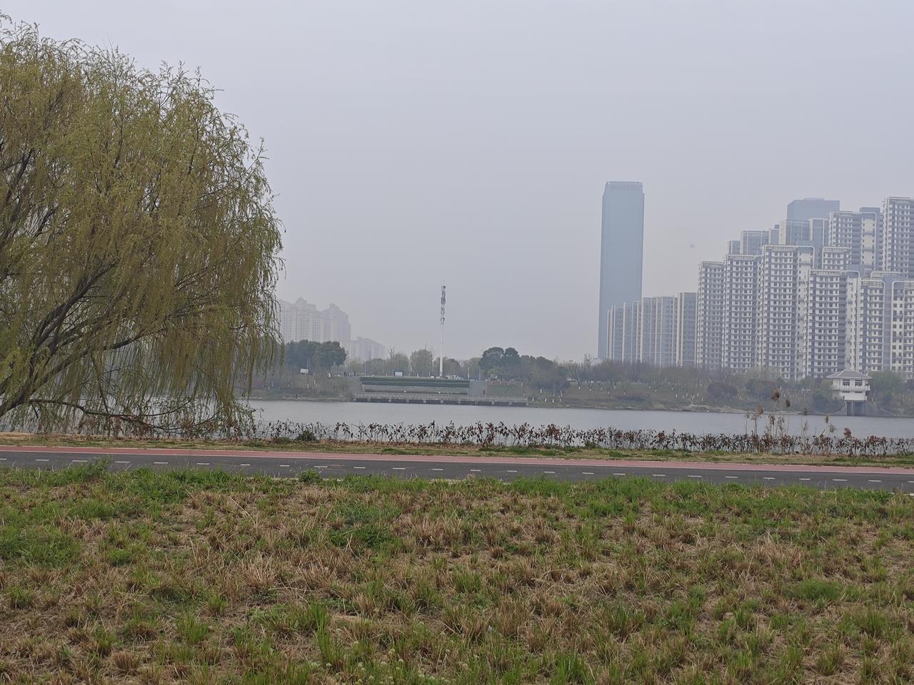 事业单位在编人员到村任书记，除在编工资外还发村书记补津吗？一般不能全额领取村书