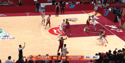 深圳男篮真是绝杀大队！又绝杀了图：绝杀与反绝杀浙江男篮vs深圳男篮史密斯反绝