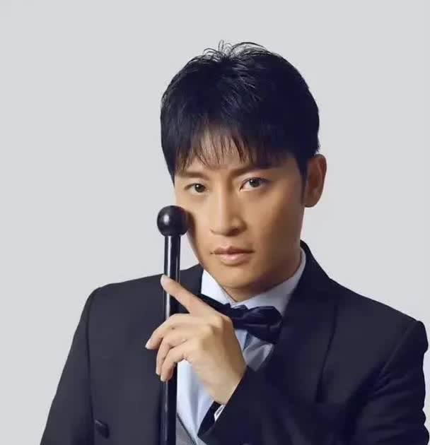 查了一下陈志朋，不查不知道，查后发现他这半辈子经历的事，搁一般人身上早崩