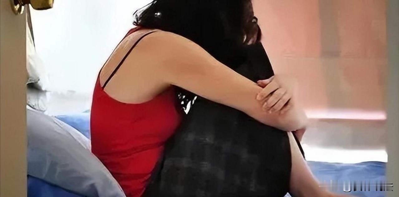 江西鹰潭，一女子与一男子经人介绍“换婚”成为夫妻，而后因对方性格暴躁，喜欢打牌、