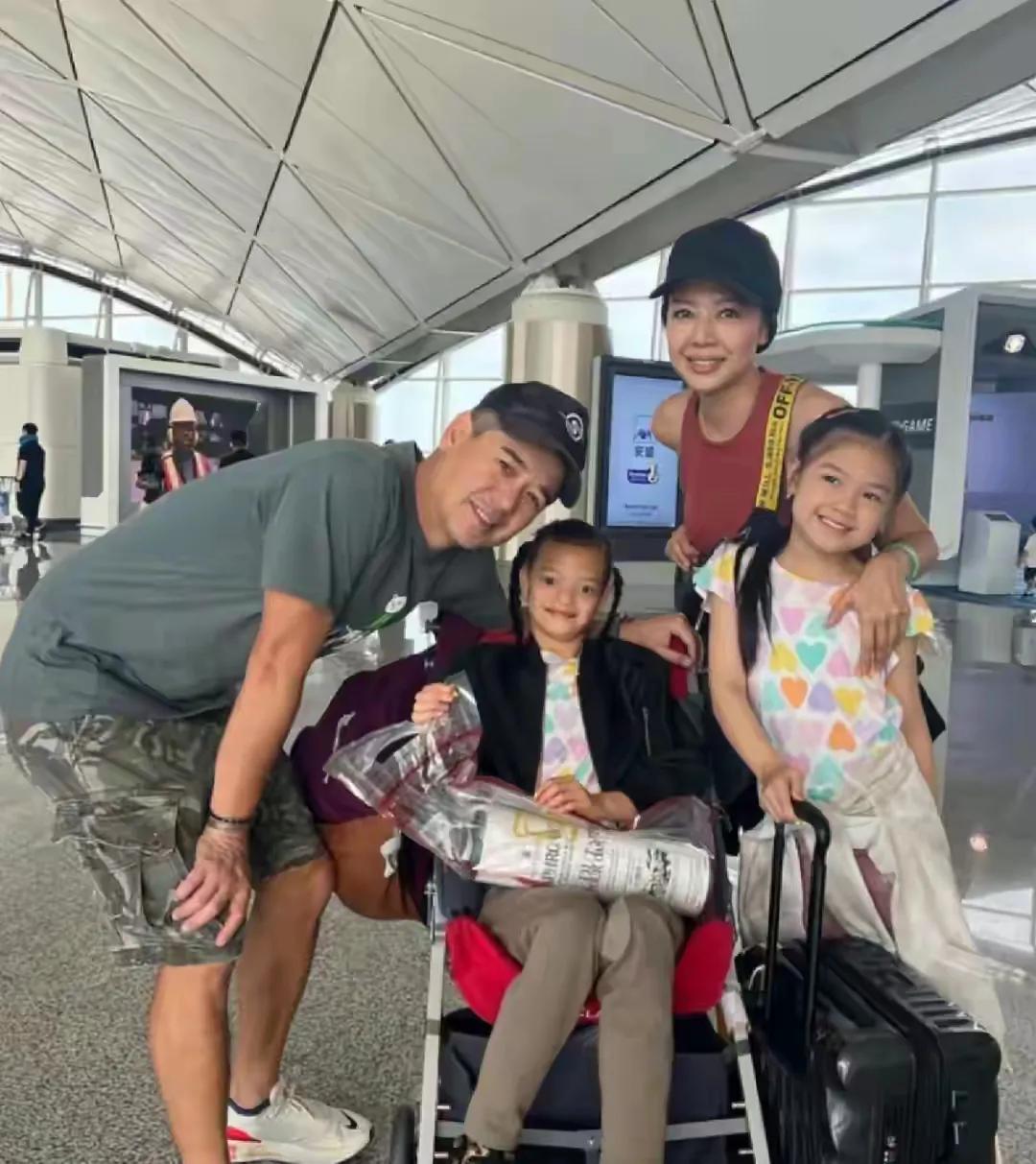 钟丽淇的老公有空就带着老婆孩子去旅游，真的让人觉得他迄今不离婚，是真的在跟钟丽淇