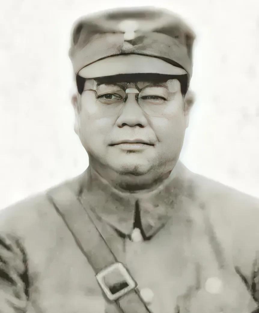 1938年，桂军师长凌压西俘虏了两名日军。他看着鬼子矮小的身材，围着绕了三圈，突