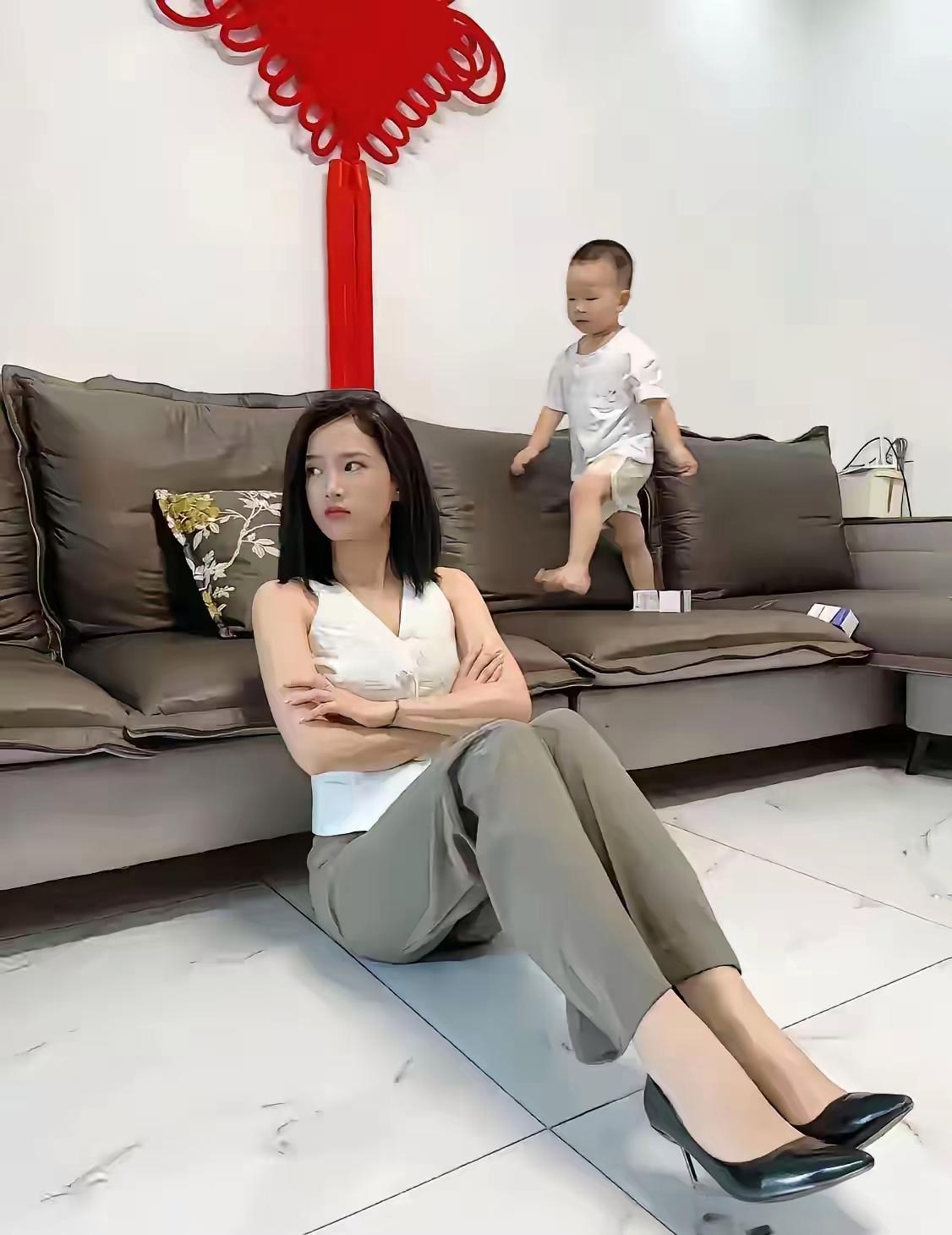 刷到一个征婚，直接给我看愣了。一个女的，带着个4岁的儿子。条件开出来了：一，不要
