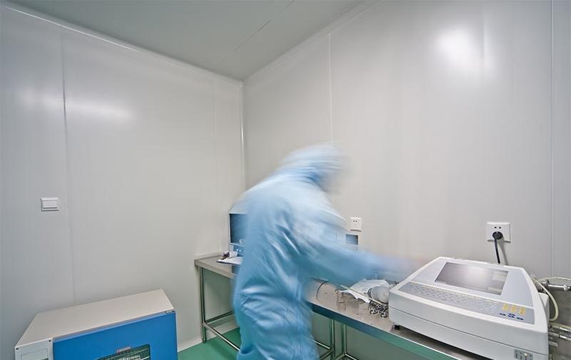 我厂车间要穿无尘衣，15元一个钟的临时工请不到人，一打听进车间做事还穿无尘衣立马