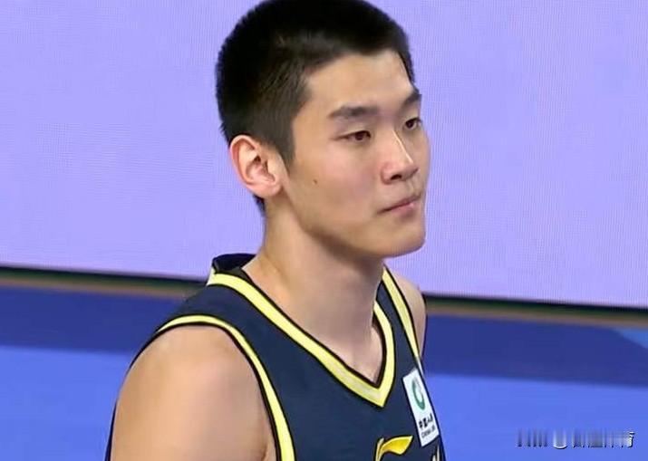 他们二人才是广东队的未来，是徐杰的左膀右臂，而不是张皓嘉、张文逸，杜锋应该能看出