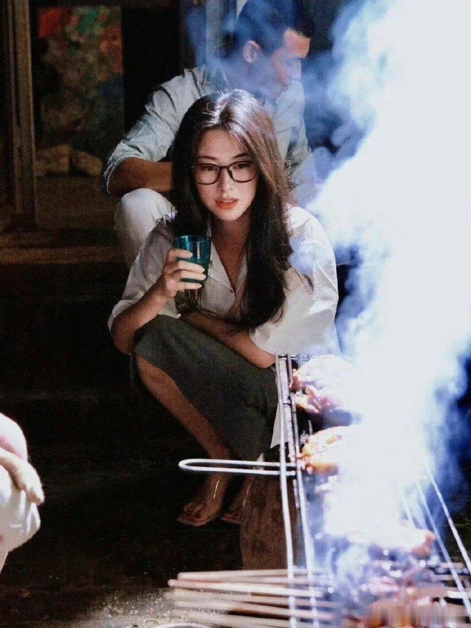 朱珠完全是女人中的女人啊早期简直就是妈咪级别的美