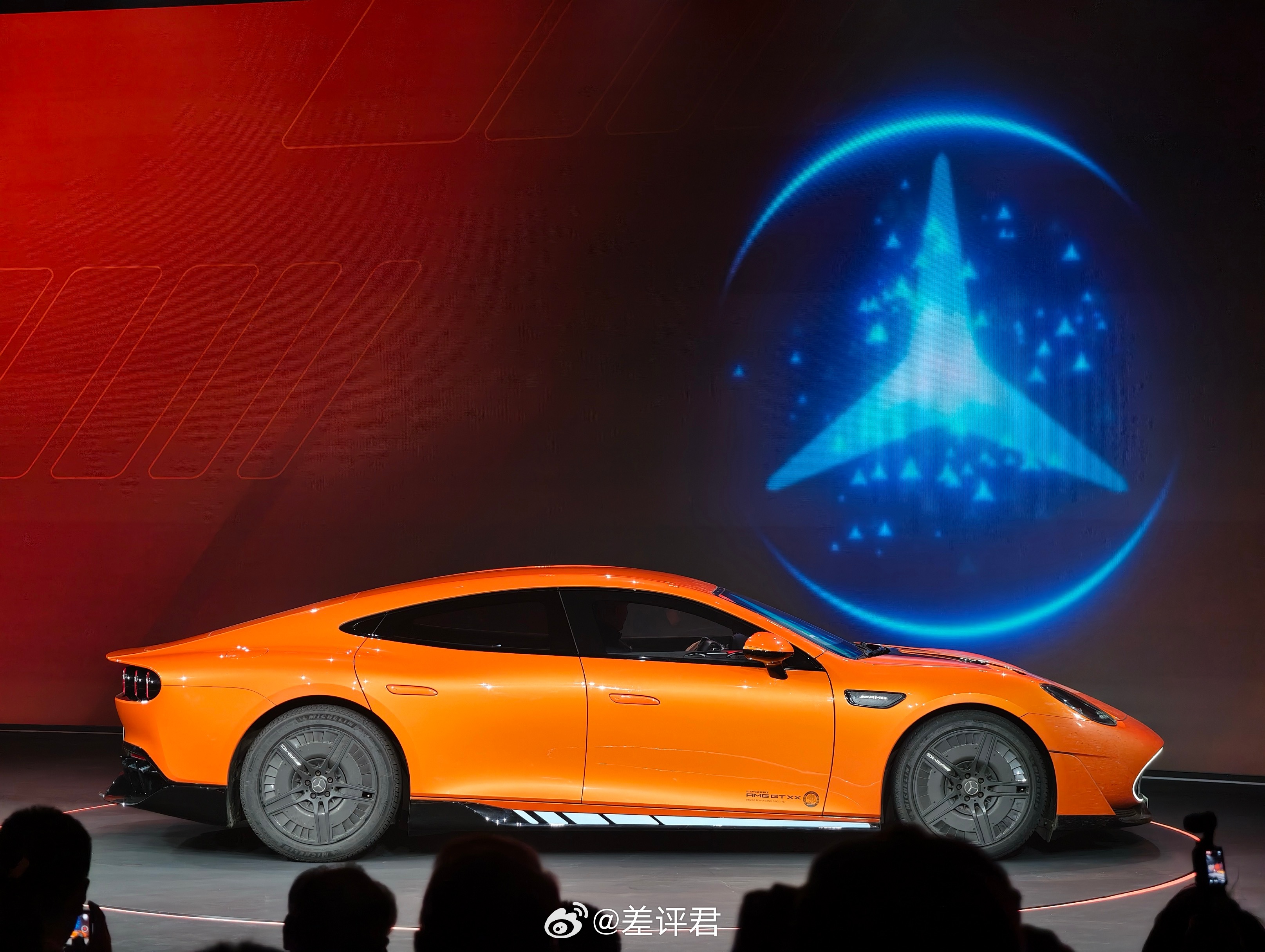 奔驰亮出王牌！AMG GT XX概念车搭载“大饼电机”，极速360km/h，8天环游地球