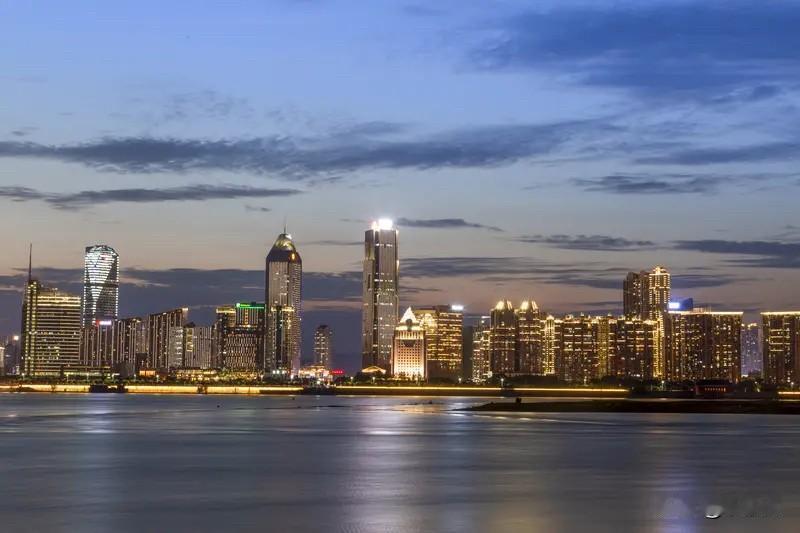 南昌楼市：主城区核心地段还算守住了基本盘，跌幅并未腰斩，但近郊远郊板块直接迎