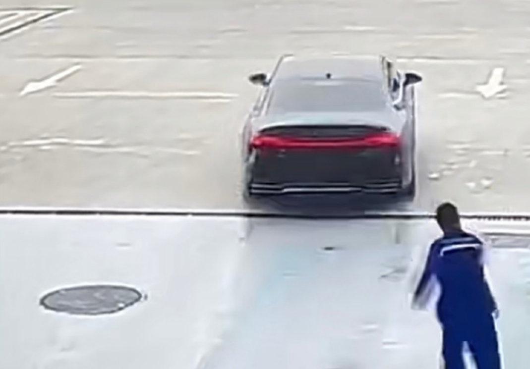 合肥：一辆奥迪车加油后逃单，632元，警方通报。针对网传“一奥迪车在合肥加油