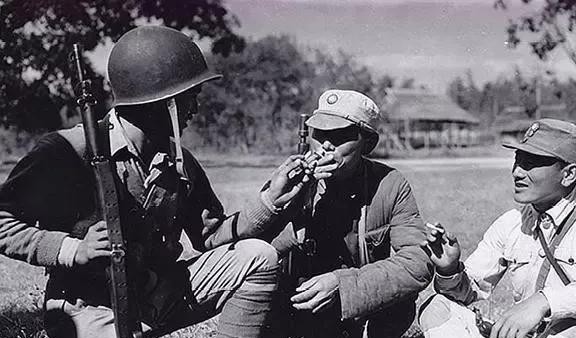 1944年8月，卫立煌在松山督战，见309团官兵冲锋后，突然往后跑，顿时火冒三丈