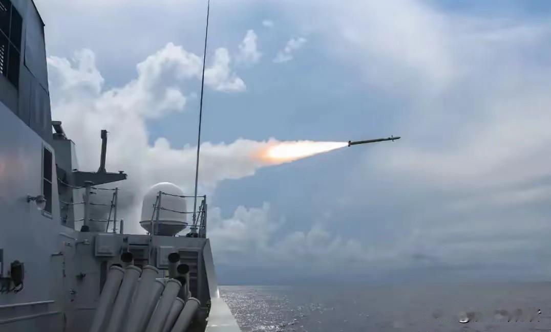 一声令下，解放军从五面包围台岛，日媒发现不对劲，高市闯下大祸中国人民解放军一声