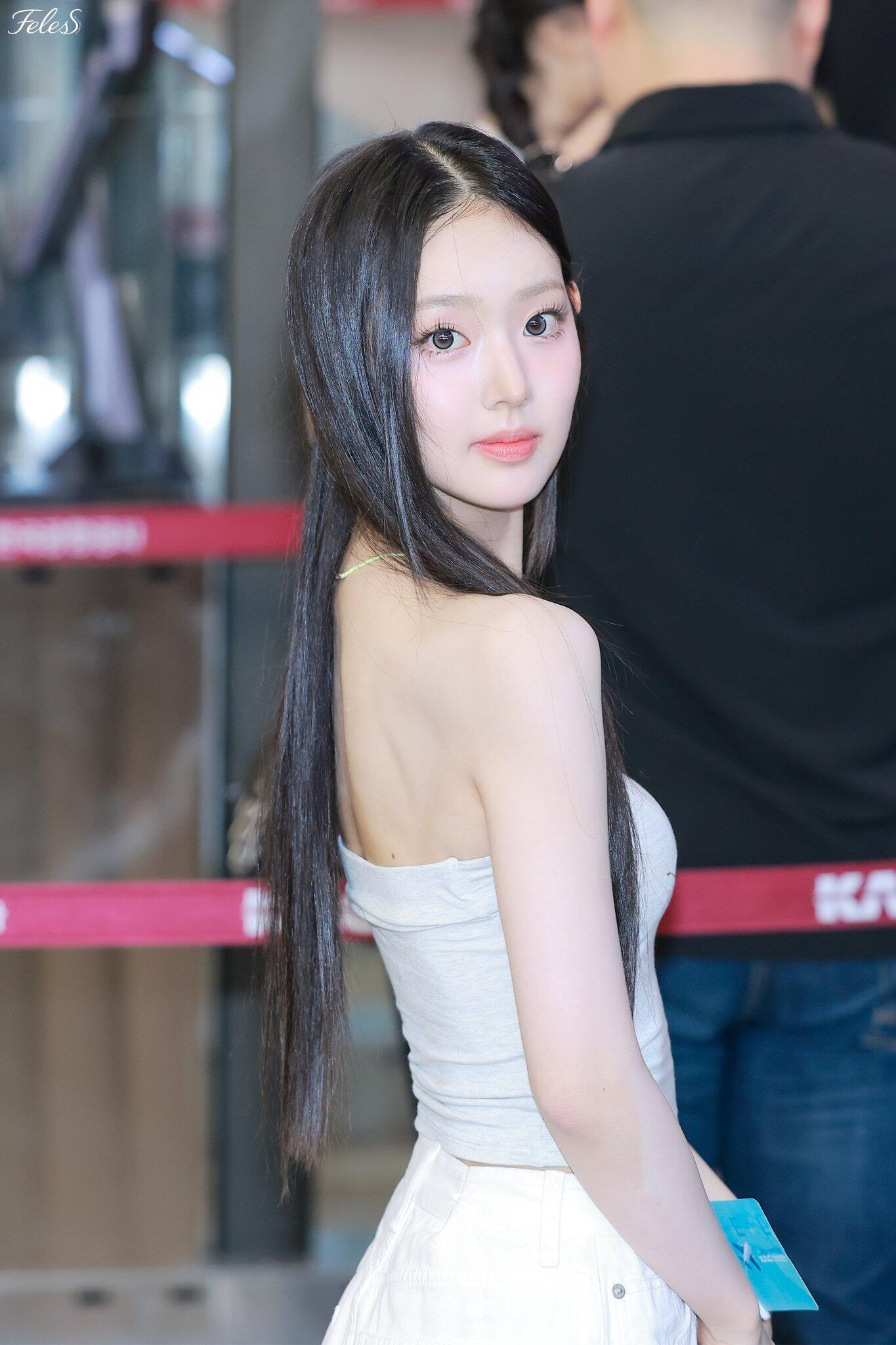 人果然不会对美女脸有看够了一说真的每次都会一眼觉得好漂亮✨（李修旻​​​