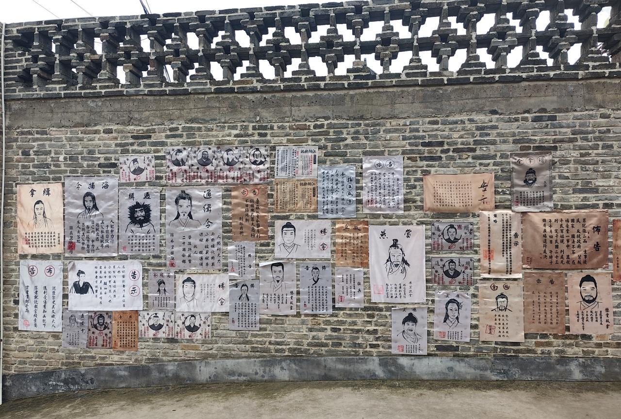 二八“英雄榜”，这件事非常诡异，明明官宣了，但是，网友们却迟迟不愿意离去，有人说