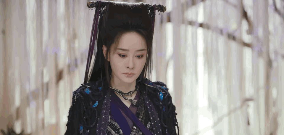 关于陈德容拒绝演妈妈，说演妈妈是奇耻大辱的谣言又一次被打脸了。最近热播剧《临江仙
