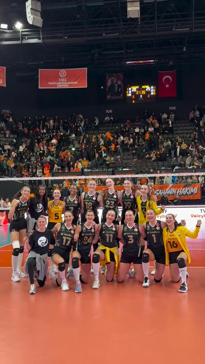 瓦基弗横扫伊萨奇巴希，伊萨输得没脾气2025-2026女排土超半决赛第一回合