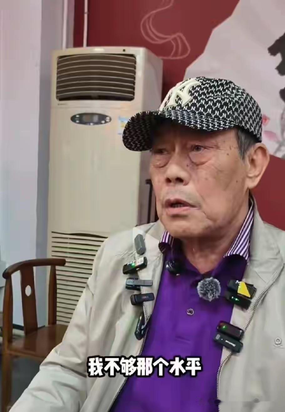 格局碾压！相声泰斗杨少华长子杨威低调通透，被郭德纲封为德云社特派员，吊打弟弟杨议