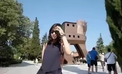 远嫁韩国的中国女子发了个朋友圈：“韩国婆婆给她做的精美午餐，幸福感满满！”看来挺