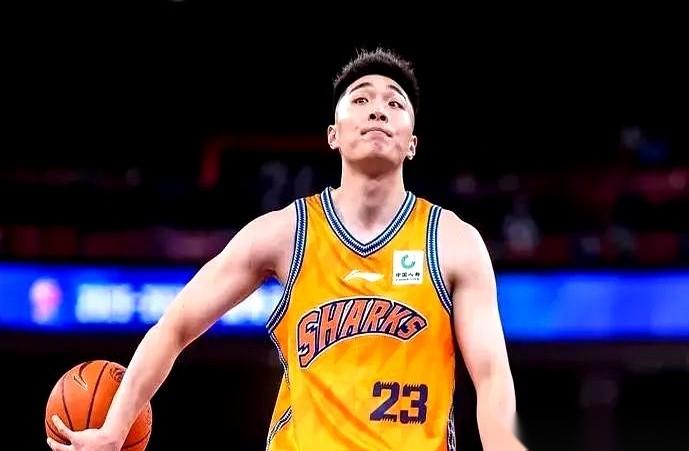 上海赢四川40分这事儿吧，真的一点波澜都没有。但上海队那个新来的大学生，吴泽昊