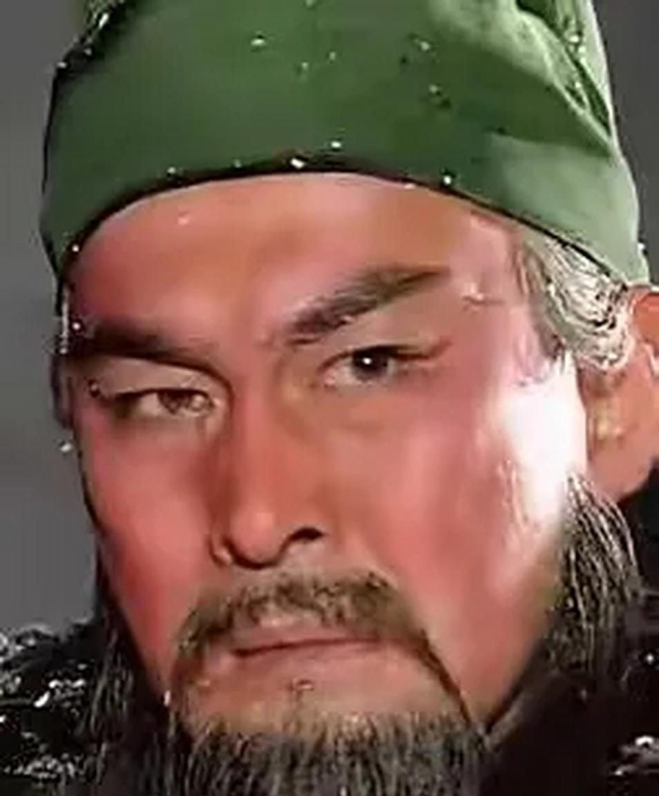 1990年，外出拍戏的“关羽”陆树铭，突然想起窗户没关。当时大雨倾盆，他急忙开着