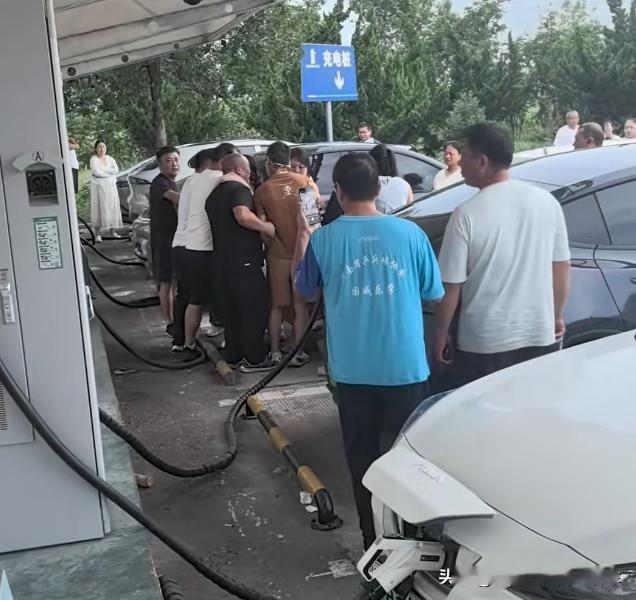 新能源车最大的谎言，很多人买车前都信了很多销售不会明说的真相：电车用车成