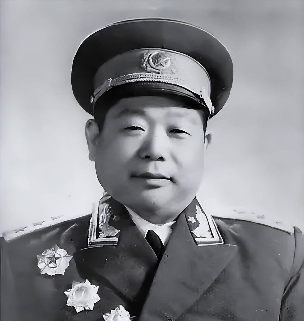 1982年，陈锡联上将的二儿子不幸牺牲，那时的陈锡联已经年近70，中央害怕他会过