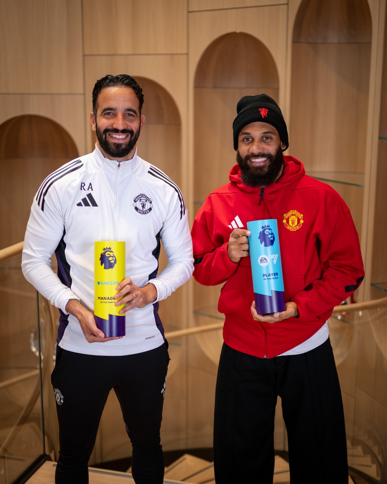 10月英超月度最佳球员——姆贝乌莫10月英超月度最佳教练——阿莫林英超​​​