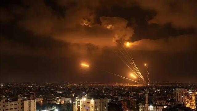 有人问，为什么伊朗反击的那么厉害，反而自己死伤最严重，美以的伤亡却很少呢？在