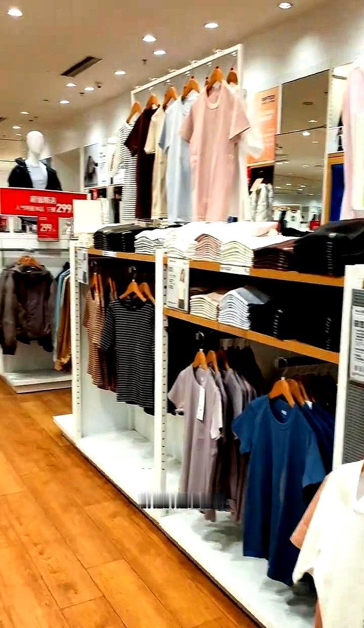 199元羽绒今天第3天优衣库年终清仓还在，199元就能拿下原价399的轻型