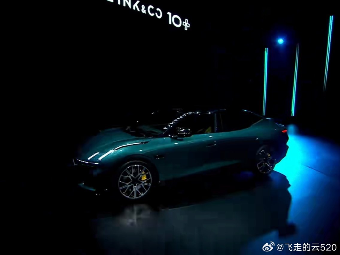 注意看，保持记录的保时捷，可不一般TaycanGTwithWeissach