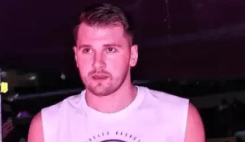 现在看湖人排名西部第二，独行者排名西部倒数第一，再回头看湖人当时跟独行侠的交易，