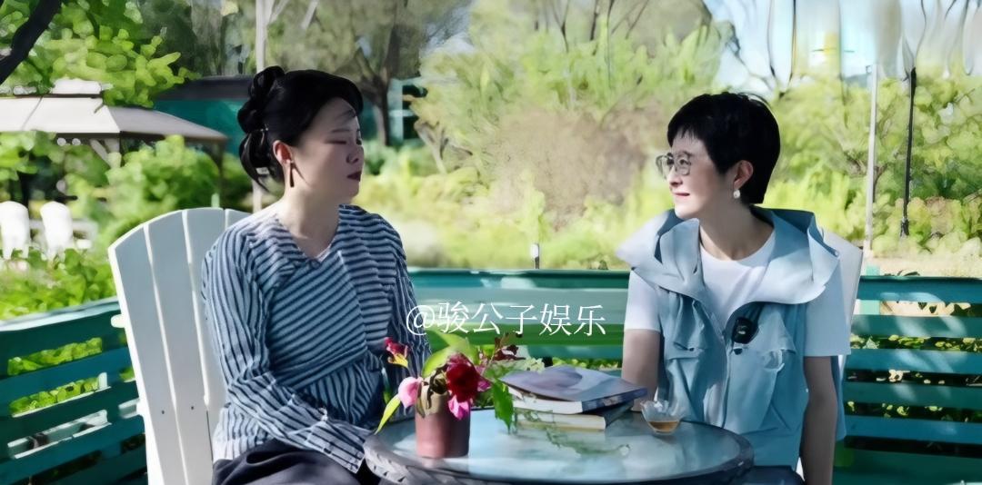 龚琳娜真是体面人！10月5日，龚琳娜在与张泉灵的对话中谈到儿子已经见过前夫