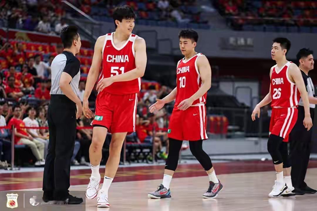 3胜3负晋级！中国男篮大胜18分背后，比起2大亮点，更有2个不足建议篮协留郭教