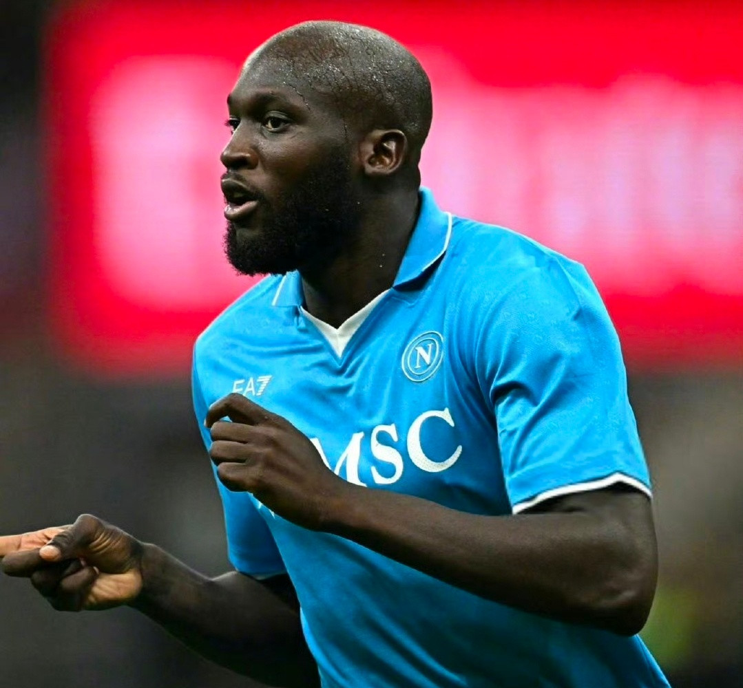 卢卡库，最后通牒！莫名其妙的，卢卡库最近上了意大利媒体的头条，原因也很简单，在从