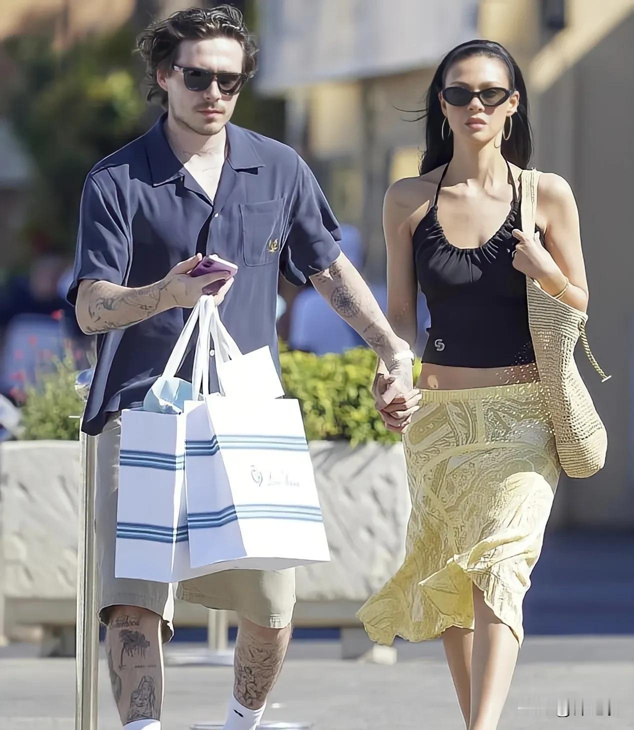 爹妈要钱给钱要资源给资源，任由布鲁克林方方面面尝试，结果他干啥啥不行，即便如此父