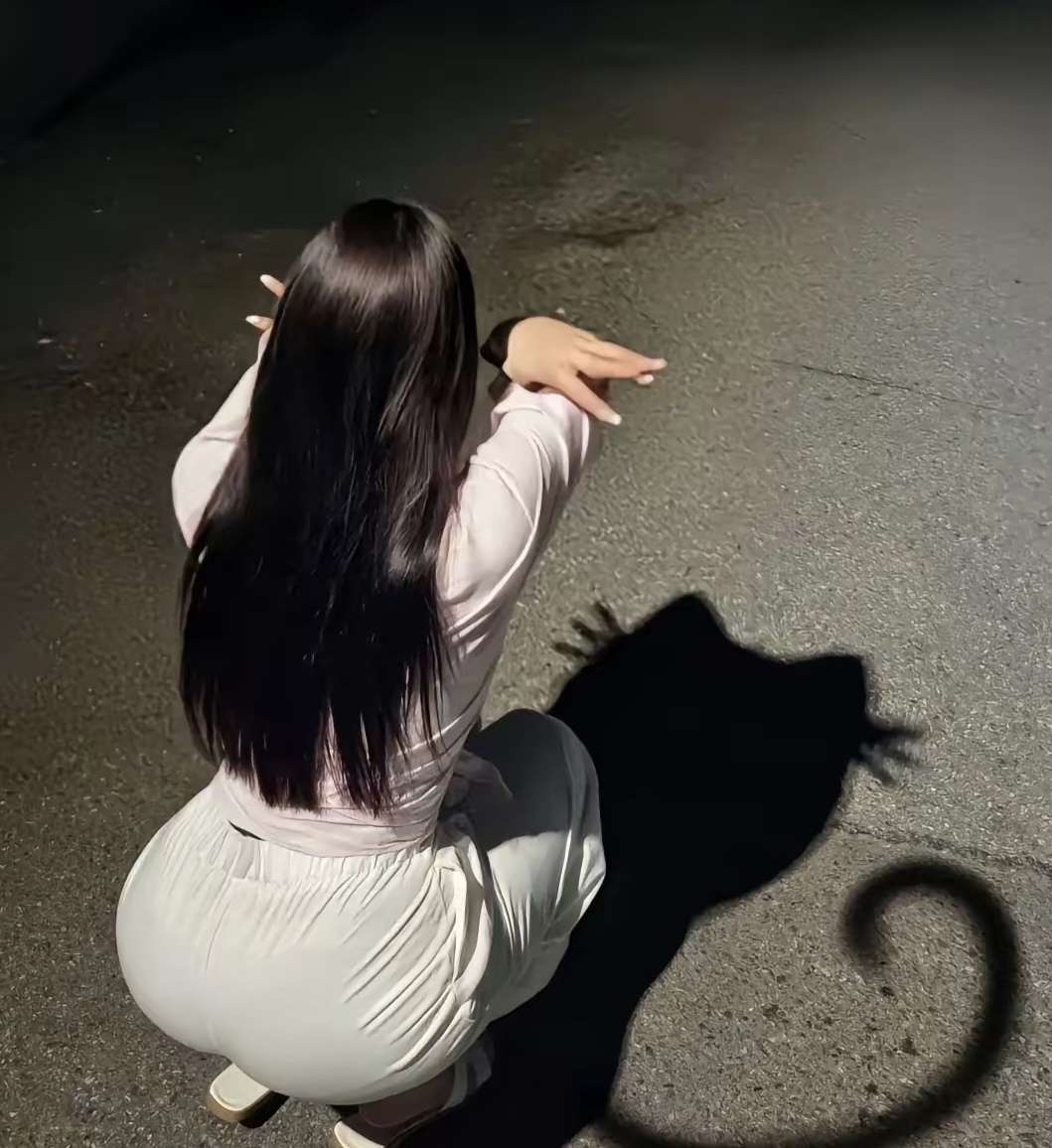 老婆说变成小猫咪了，还真是