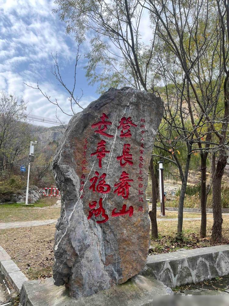 我的老爸，今年80岁，企业退休，加上高龄补贴，每个月退休金4103元。说实在