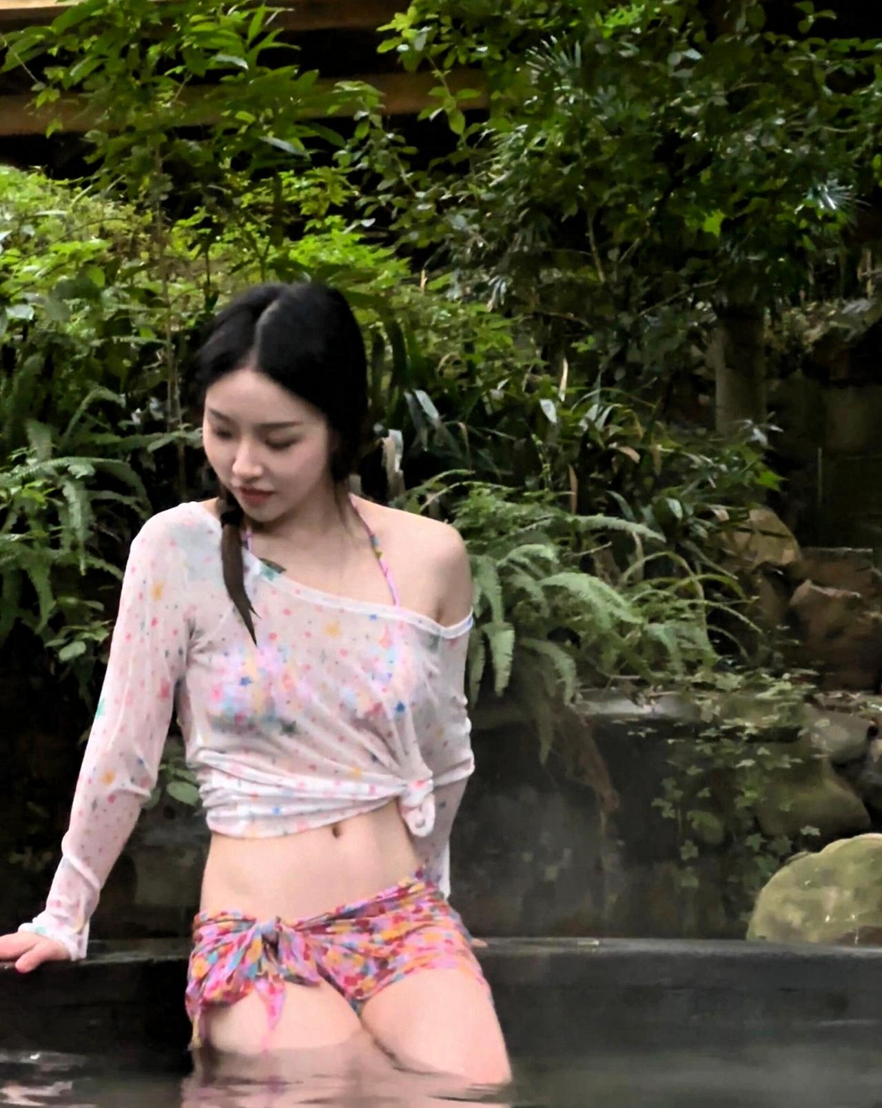 夏日清凉泳池派对，泳装秀出好身材！🌞💦👙