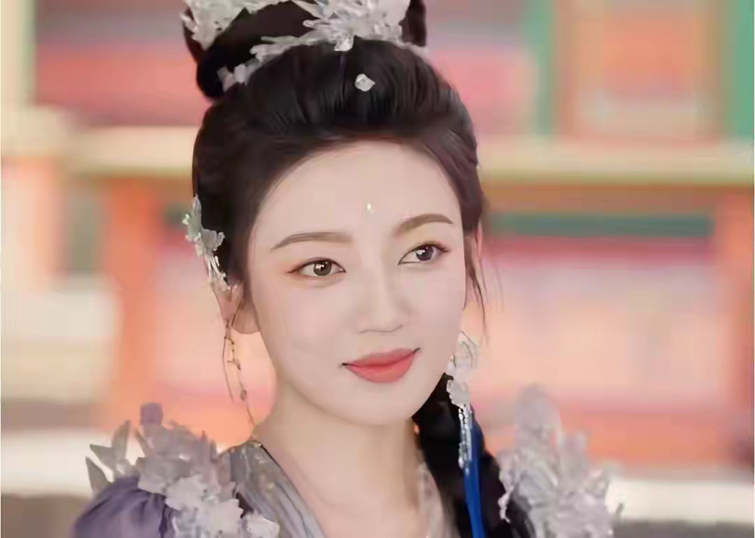 2023年，于正要拍《墨雨云间》，他找何瑞贤演婉宁公主，被拒绝了，何瑞贤就是白鹿