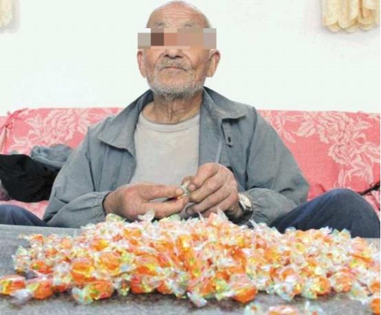 山东大爷95岁高龄，连续20年不间断吃糖，一天不吃就浑身难受，孩子带她去医院检查