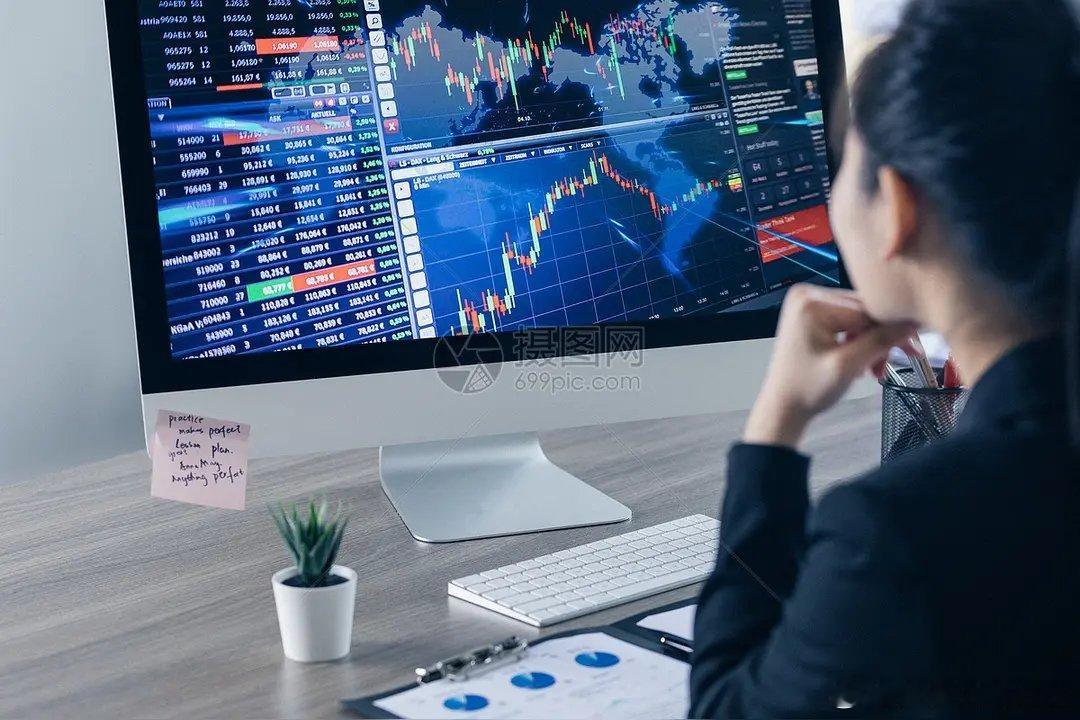 炒股多年才悟透，A股赚钱的路子就这六条：1. 专注一只票死磕，把成本干到负数别学