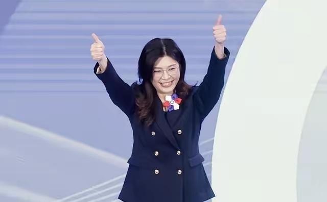 比马英九更勇，郑丽文丢出两岸“震撼弹”——公开主张国民党重返执政后签署“两岸和平