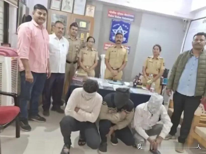 印度一名30岁左右的女护士，本来是去火车站附近酒店的105房找朋友借钱，结果不小