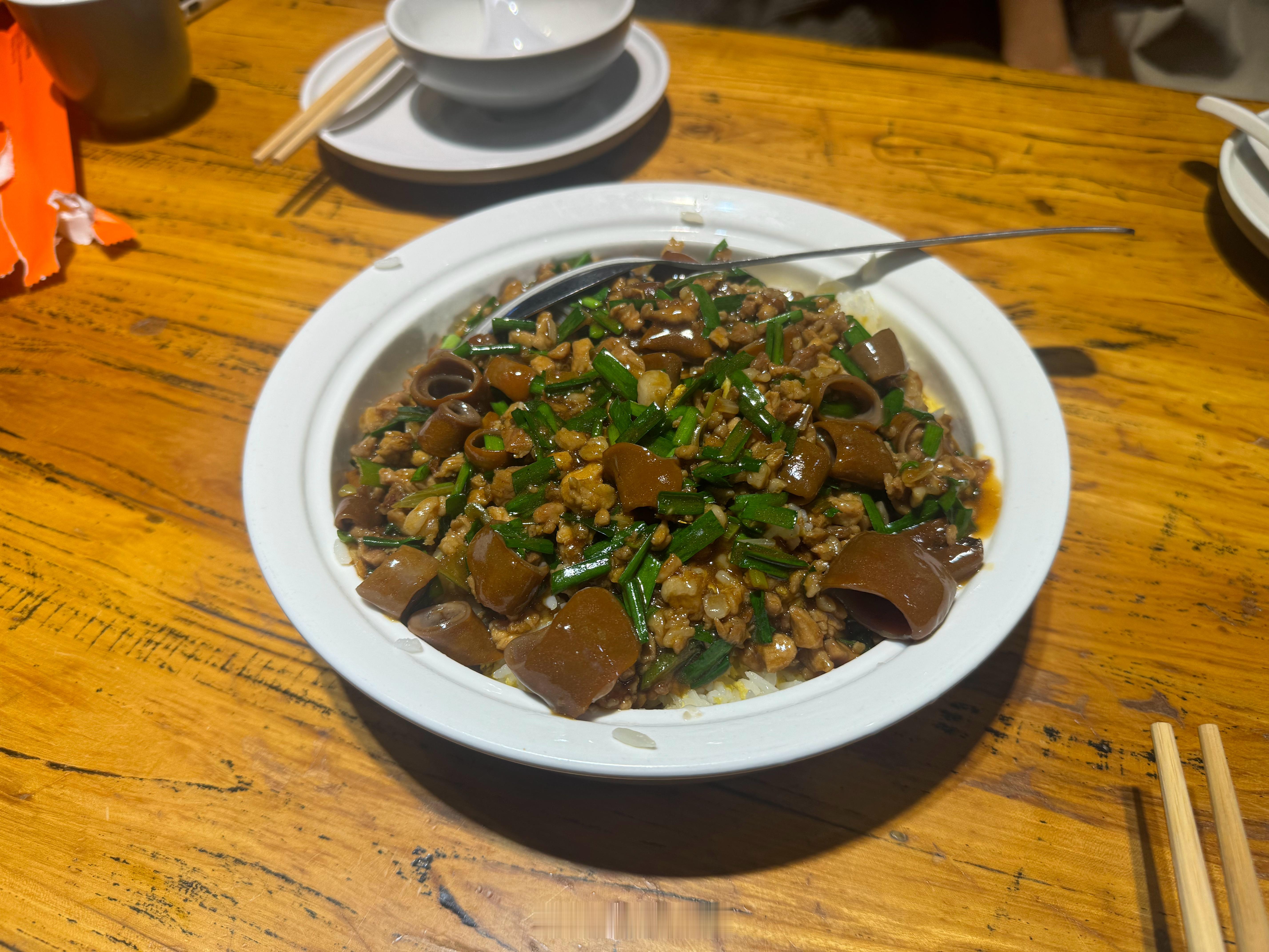 有没有懂的朋友，这海肠捞饭正宗么[doge]​​​