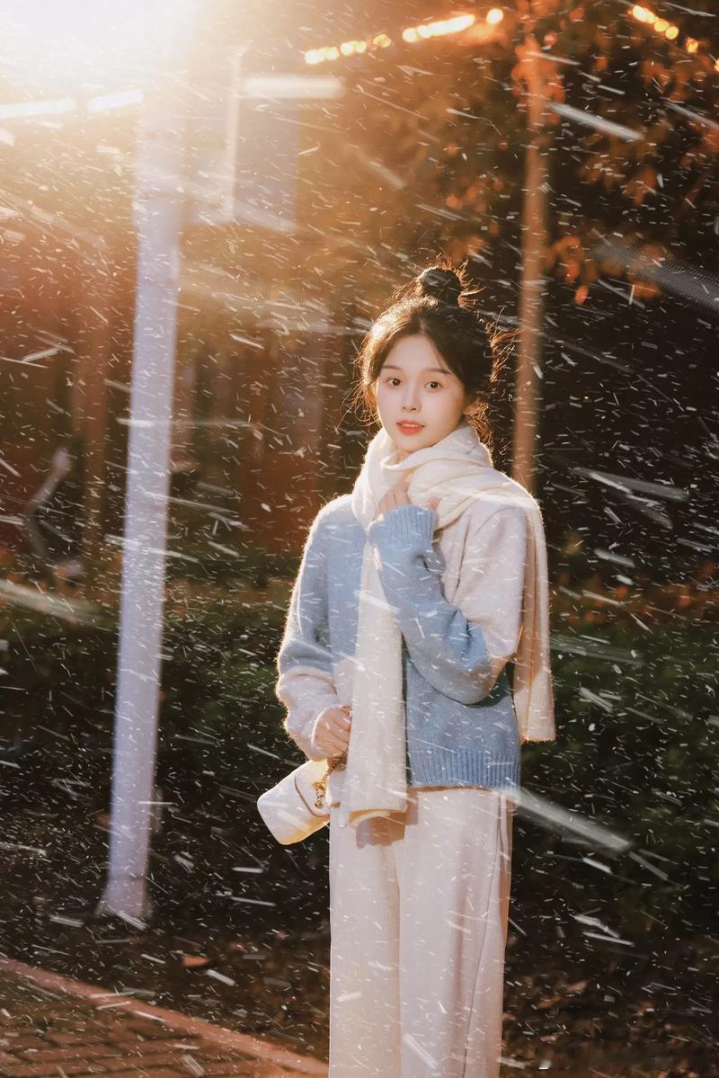 属猪人属虎女容易被属猪人拿捏。属猪人他们热情又活泼，常常真诚待人，与属虎女相处在