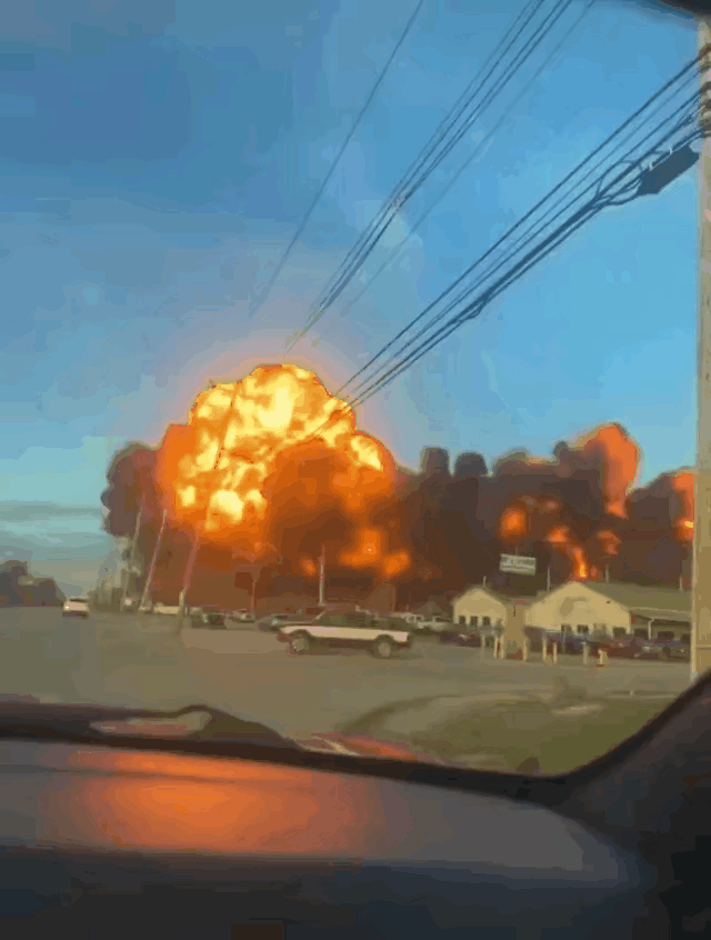 美国灰机又又又坠机了。继美军南海俩架航母舰载机坠入南海之后，当地时间11月4