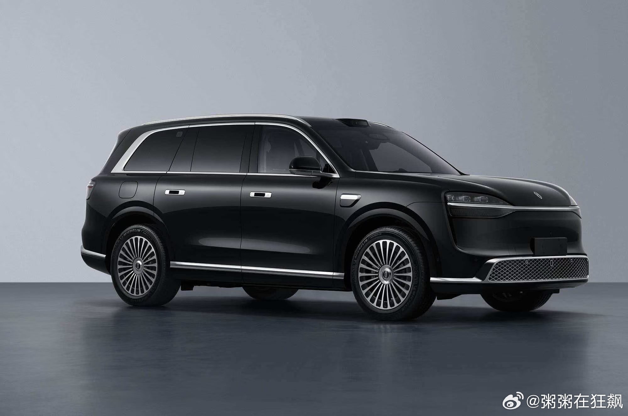 26款全新M9正式亮相问界m9新能源汽车