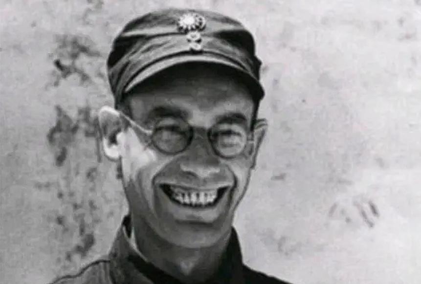 1937年，李德以不适应延安生活为由，想要返回苏联，毛主席劝他：“苏联正在搞大清