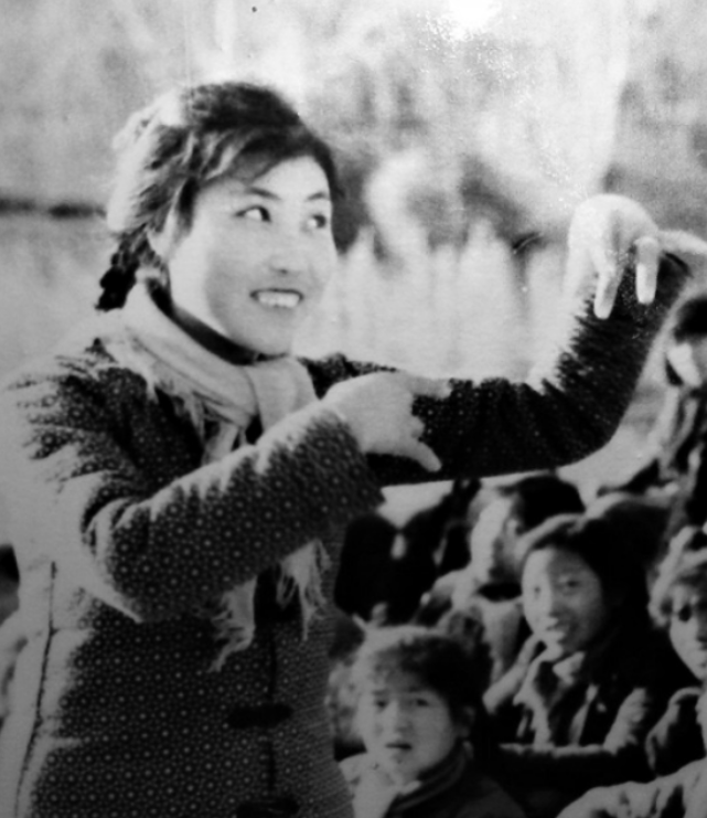1980年，郭凤莲被免去职务。她曾经是陈永贵的副手，著名的大寨铁姑娘队队长。今年