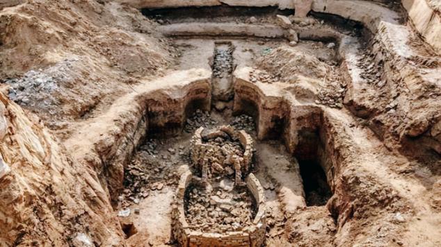 这简直是丧尽天良，没有人性！1976年，西安挖出秦始皇女儿墓，墓中惨状，就连见惯