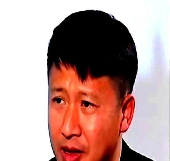 他嫌钱少拒演，却成就了跑10年龙套的他。《士兵突击》筹拍，于震看不上“高城